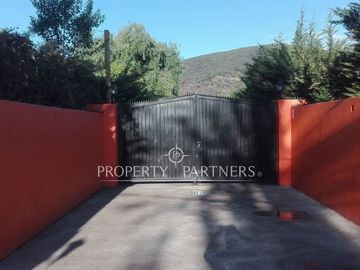 Increible parcela en exclusivo sector de Pirque