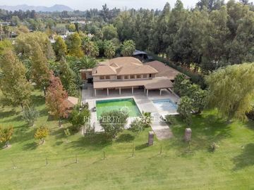 Increible parcela en exclusivo sector de Pirque