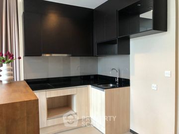1-BR Condo at The Edge Sukhumvit 23 near MRT Sukhumvit