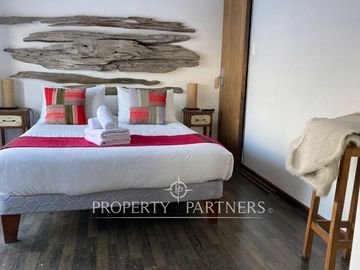 Cabañas de Turismo y local comercial funcionando