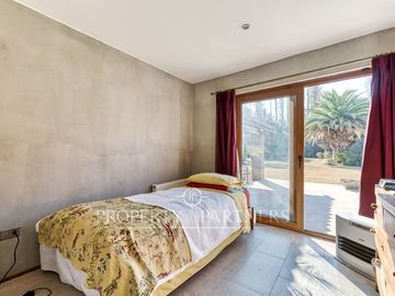 Casa con excelente conexión a autopistas y cercana a colegios