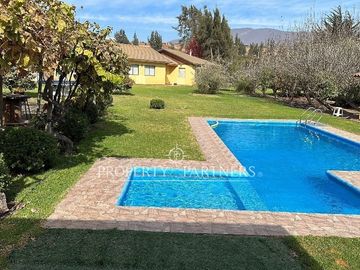 Acogedora Casa en Parcela con Árboles Frutales