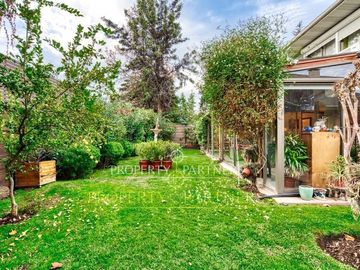 Venta de casa en Peñalolén, Condominio Parque Cousiño Macul, Peñalolén