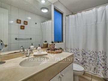 Venta de casa en Peñalolén, Condominio Parque Cousiño Macul, Peñalolén