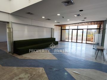 Gran Oficina 1010 m2 piso completo | Oportunidad 0,26 UF/m2 | 353 m2 Terraza | Santa Maria, Providencia