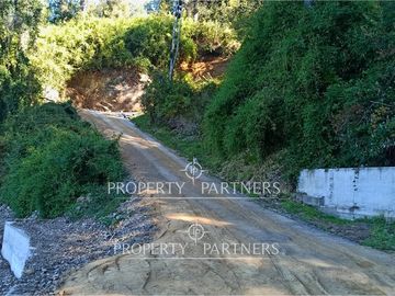 Exclusivos sitios orilla de lago Calafquen
