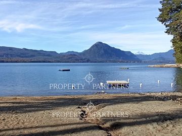 Exclusivos sitios orilla de lago Calafquen