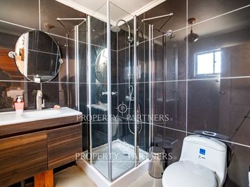 Increíble casa en condominio con gran terreno ubicada en Altovalsol
