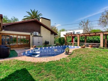 Oportunidad!  Casa remodelada en venta, La Reina.