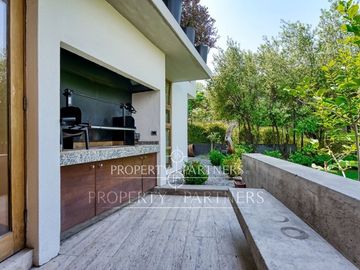 Casa vanguardista estilo mediterráneo en exclusivo condominio Lomas de La Dehesa