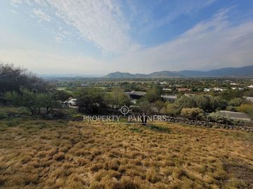 OPORTUNIDAD HACIENDA  de  Chicureo, condominio ubicación privilegiada