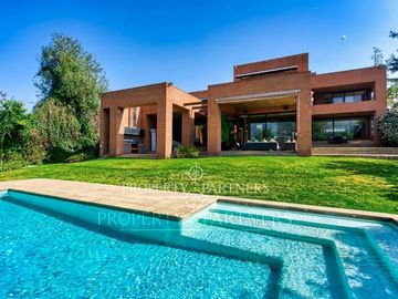 Espectacular casa mediterranea. Valle Escondido
