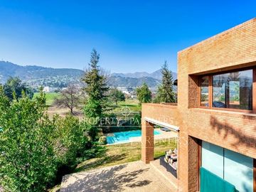 Espectacular casa mediterranea. Valle Escondido