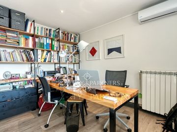 Casa moderna , orilla de cancha , excelente ubicación y orientación