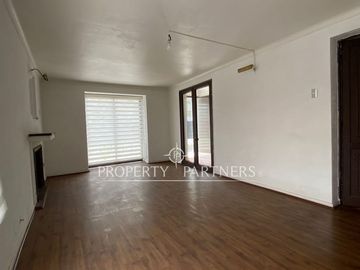 Venta de tres casas juntas frente al Estadio Español