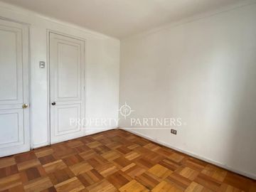 Venta de tres casas juntas frente al Estadio Español