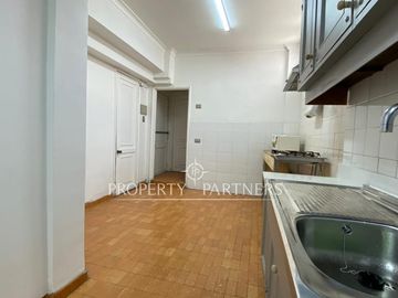 Venta de tres casas juntas frente al Estadio Español