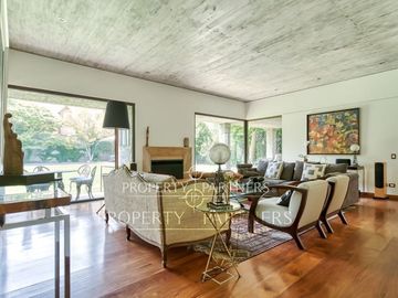 Preciosa casa mediterránea en el plano de Santa María