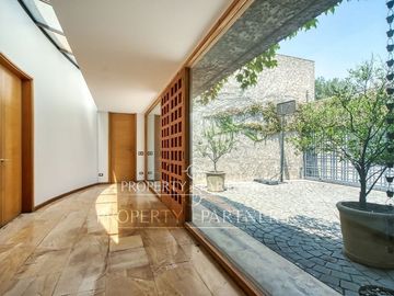 Preciosa casa mediterránea en el plano de Santa María
