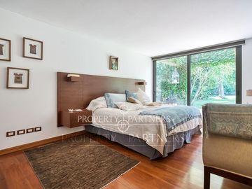 Preciosa casa mediterránea en el plano de Santa María