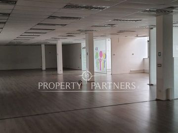 Gran Oficina en Santa Maria | 2 Pisos completos 2738 m2 | Oportunidad 0,26 UF/m2