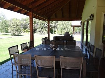 Casa en parcela en lujoso Condominio con vista a Cancha de Golf