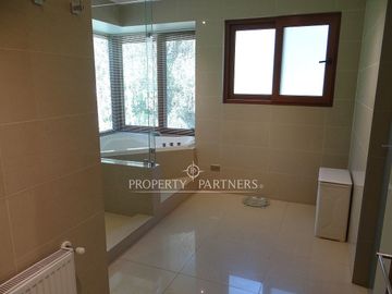 Casa en parcela en lujoso Condominio con vista a Cancha de Golf