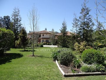 Casa en parcela en lujoso Condominio con vista a Cancha de Golf