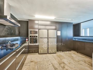 Espectacular townhouse triplex a pasos del Santiago College