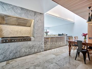 Espectacular townhouse triplex a pasos del Santiago College