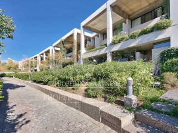 Espectacular townhouse triplex a pasos del Santiago College