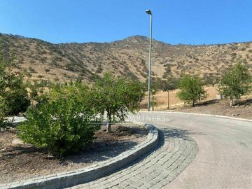 Terreno en Chamisero, conexión directa a Vitacura