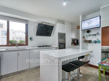 Duplex con rica Terraza excelente conectividad