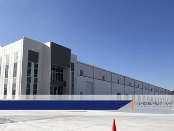 IB-QU0366 - Nave Industrial en Renta en Querétaro, 17,108 m2.