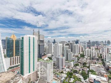 2-BR Condo at The Edge Sukhumvit 23 near MRT Sukhumvit