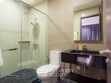 2-BR Condo at The Edge Sukhumvit 23 near MRT Sukhumvit