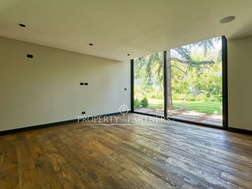 Moderna casa en condominio en barrio exclusivo