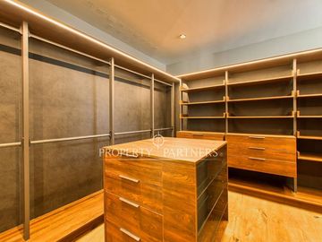 Moderna casa en condominio en barrio exclusivo