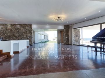 Exclusiva casa mediterránea, con piscina y vista panorámica a la costa, arquitecto Marcelo Rossi
