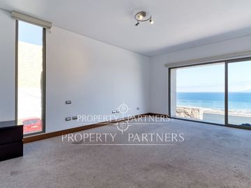 Exclusiva casa mediterránea, con piscina y vista panorámica a la costa, arquitecto Marcelo Rossi