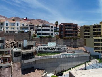 Exclusiva casa mediterránea, con piscina y vista panorámica a la costa, arquitecto Marcelo Rossi
