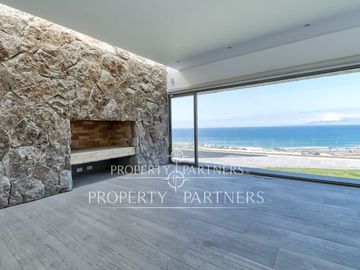 Exclusiva casa mediterránea, con piscina y vista panorámica a la costa, arquitecto Marcelo Rossi