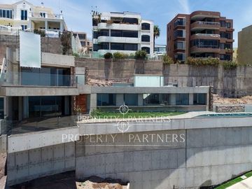 Exclusiva casa mediterránea, con piscina y vista panorámica a la costa, arquitecto Marcelo Rossi