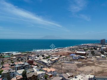 Exclusiva casa mediterránea, con piscina y vista panorámica a la costa, arquitecto Marcelo Rossi