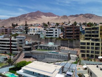 Exclusiva casa mediterránea, con piscina y vista panorámica a la costa, arquitecto Marcelo Rossi