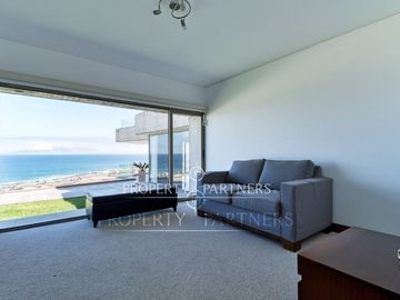 Exclusiva casa mediterránea, con piscina y vista panorámica a la costa, arquitecto Marcelo Rossi