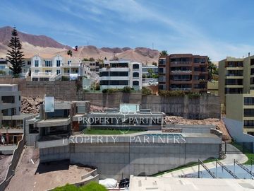 Exclusiva casa mediterránea, con piscina y vista panorámica a la costa, arquitecto Marcelo Rossi