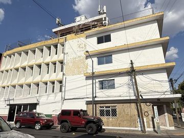 Edificio completo en venta en esquina estrategica