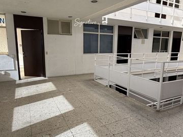 Edificio completo en venta en esquina estrategica
