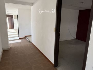 Edificio completo en venta en esquina estrategica